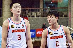 媒体人:广东暂时只有徐杰能稳定组织 胡明轩&两名小外都是攻击手