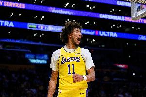 都是精彩好球！海斯4中4高效拿下12分9板2助