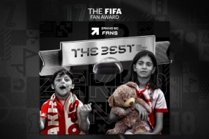 向球场投掷毛绒玩具捐赠给患病儿童,官方:扎霍球迷获FIFA球迷奖