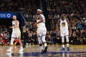 媒体人:如今NBA进攻越简单越好赢球 勇士太依赖传切&被研究透了