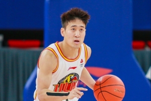 拼到5犯离场！姜伟泽三分5中3拿到14分3板3助 罚球5中5