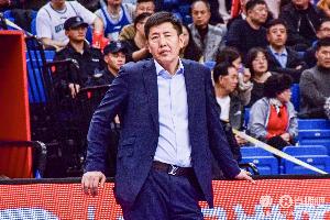丁伟：向球迷们道歉 新赛季前两个主场都没拿下 没有什么客观理由