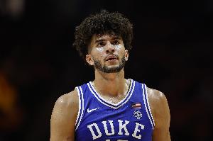 ESPN:布泽尔数据&履历出众 但他身体天赋有差距 篮下终结有问题