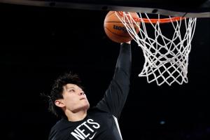 媒体人：曾凡博本赛季不会打澳洲NBL 他不接受伊拉瓦拉老鹰的报价