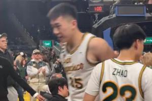 NCAA-王俊杰受困犯规8分钟5中2拿5分2板 赵维伦最后才出场得到1分