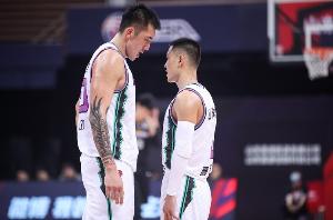 鲁媒:站直了,别趴下!明晚再战北控高速男篮复仇先要端正态度