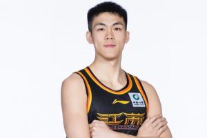 生涯之夜！探花庞峥麟全场16中11砍下32分4助！得分创生涯新高！