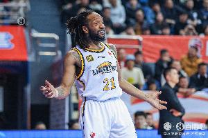 主攻手！威尔斯半场14中5拿到15分 正负值+9
