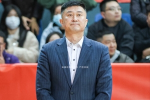 媒体人:广东的磨合越来越好 球员的优缺点正在显现 抓紧锻炼阵容