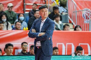 杜锋：年轻人在广东打球是幸福的 希望徐昕也在广州继续努力进步