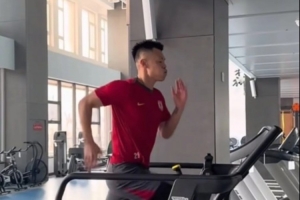 树榜样!37岁老将谭龙假期加练,不少队友也主动为自己增加训练量