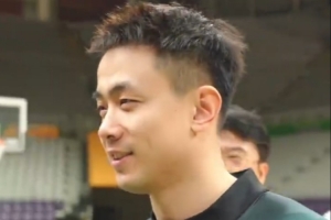 给队友们准备新年礼物盲盒 赵继伟:希望兄弟们继续努力 等我回来