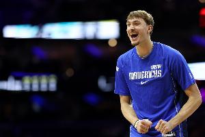 球队已在正确的路上？弗拉格砍33分9板9助 独行侠本赛季双杀掘金