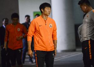 博主:原青岛海牛门将韩镕泽、原成都蓉城中场严鼎皓加盟辽宁铁人