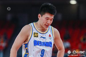 正负值+15！雷蒙半场8分钟三分3中2贡献6分 但有3犯规