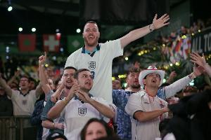 太阳报:英格兰球迷拒绝被FIFA宰,打算世界杯去西班牙搞观赛派对