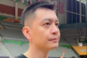 杨鸣:威尔斯之前是带伤出战 希望张镇麟、弗格在新球队越来越好