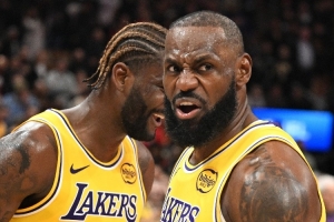 湖记:湖人目前争冠无望 詹姆斯心不在焉&复出后球队就状况不佳