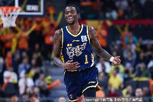 关键时刻1+2杀死比赛！萨姆纳28中12砍下38分9板5助3断