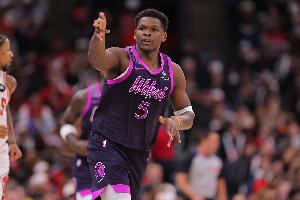 爱德华兹在25岁以前投进1200+三分 NBA历史首人