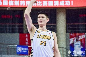 数你最稳！胡金秋半场7中6高效拿下12分3板1断