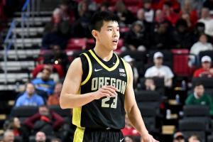 今天要炸?林葳开场连进4球 已砍下11分创NCAA生涯新高