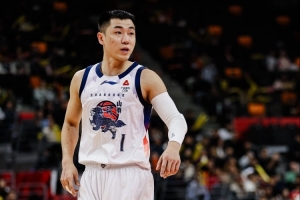 鲁媒:高诗岩于德豪陈培东表现亮眼 是山东回归胜利轨道的关键环