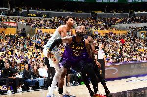 西部二三卡位战！ESPN预测明天胜率：马刺64.8% 湖人35.2%