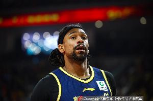 媒体人:没包夹给萨林杰打 他肯定进 深圳关键时刻没团队只有个人