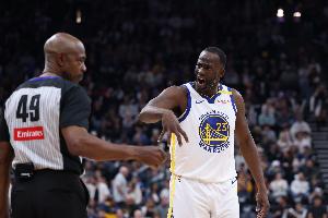 追梦:很多人一次又一次地明显犯错就会丢掉工作 但NBA的裁判不会