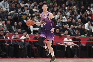 不在状态！朱松玮战旧主1中0拿到4分5板3助 有4犯规&正负值-6