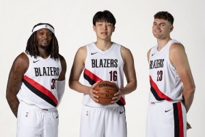 解说:杨瀚森被篮网选走不一定比在开拓者好 现在那边竞争也惨烈