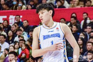 媒体人:北京防守问题暴露无遗 曾凡博三分时灵时不灵 防守未恢复