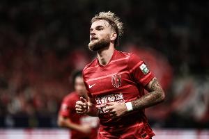 媒体人:莱切特续约告吹对蓉城有结构性影响,头重脚轻是球队隐忧