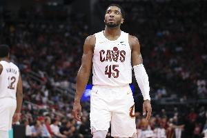 别急别燥！米切尔半场15分钟 8中4&三分4中3拿到14分2板