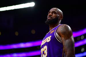 Skip:勒布朗显然渴望再夺一冠 尽管他清楚自己只是个山寨GOAT