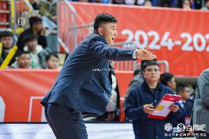 媒体人:挺反感CBA球队打跑轰 进攻不好时是伤敌八百自损一万