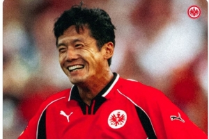 杨晨迎52岁生日，前东家法兰克福晒旧照送上生日祝福?