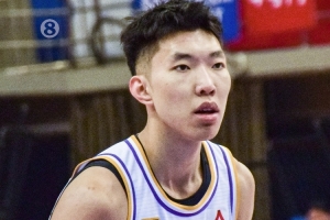 解说：北控可以说是改头换面 打得非常强硬 触底了终归是要反弹的