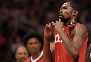 KD:超德克追乔丹太疯狂了!想看看最终能在得分榜上排什么位置