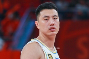 翟晓川：大家打得更团结 我们的快攻还能做得更好一些