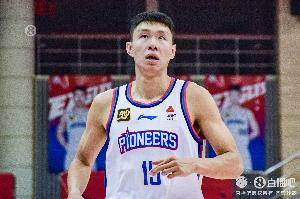 获胜大功臣！郑昊燃几乎打满全场 10中7高效砍下19分&三分7中5