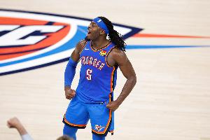 阿特金森谈米切尔18中5：多特再次证明他是联盟最佳防守球员之一