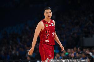 老将尽力了！翟晓川10中3拿到12分6板3助2断