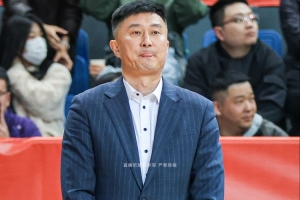 媒体人:广东是快攻打得最多的 但命中率倒数第二 属于又菜又爱玩