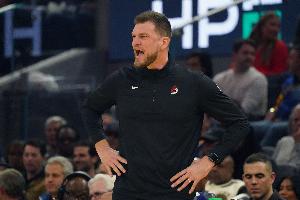 孙悦:斯普利特是NBA最好当的教练 球队战术还不如野球局丰富