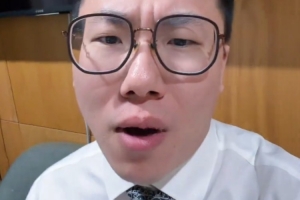 解说：后面的每支球队都会包夹库里 独行侠能赢多亏有追梦