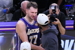NBA彩经:76人击退尼克斯 森林狼拿下勇士 湖人终结独行侠连胜
