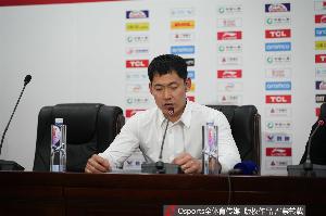 张庆鹏：邹雨宸一直在带伤作战 朱松玮也是吃了止疼药在打球