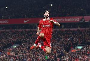 索博本赛季各项赛事禁区外远射打进5球，和福登并列英超球员之首